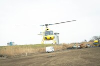 Kaoru Nakazawa（The fin.）を乗せて飛び立つヘリ。