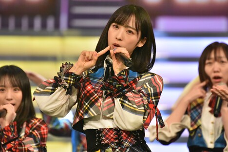 「恋するフォーチュンクッキー」センターを務める小栗有以（AKB48）。