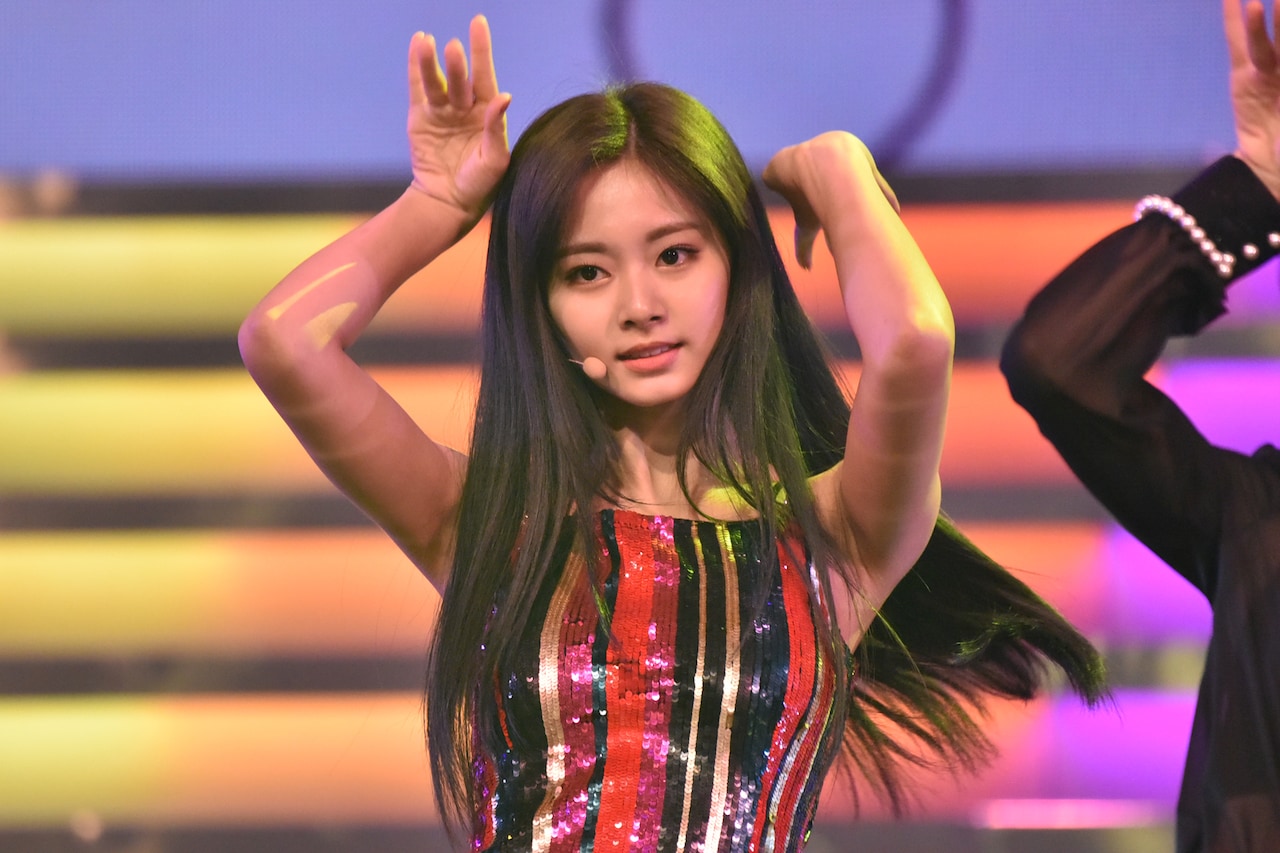 Scarlett TWICE ツウィ フォト】「TWICE」ツウィ、ソロデビューアルバム「abouTZU」発売記念