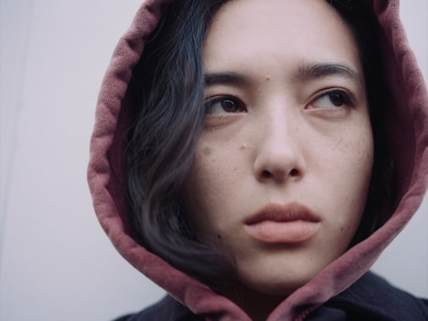 サニーデイ・サービス「雨が降りそう」MVのワンシーン。