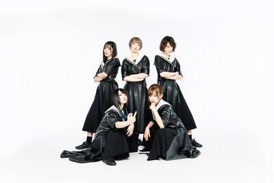 人気画像1位は「豆柴の大群、メンバー全員改名！カエデ迎えた5人体制初アー写公開」より、豆柴の大群。左上から時計回りにアイカ・ザ・スパイ、ハナエモンスター、カエデフェニックス、ナオ・オブ・ナオ、ミユキエンジェル。