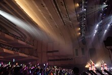 「私立恵比寿中学 カウントダウン学芸会『ねずみ年の幕開けはエビチュー』」の様子。