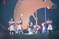 借り物競走を行う私立恵比寿中学。