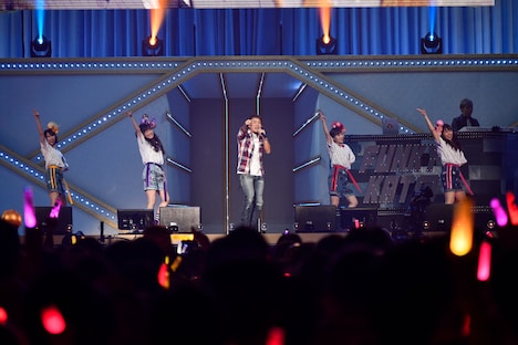 ファンキー加藤とももいろクローバーZ。