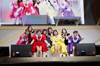 「昭和～平成～令和アイドル祭り ノーサイドアイドルメドレー」の様子。