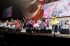 ももクロ、“ノーサイド”テーマに豪華ゲストと歌合戦!横浜アリーナで華やかな年越し