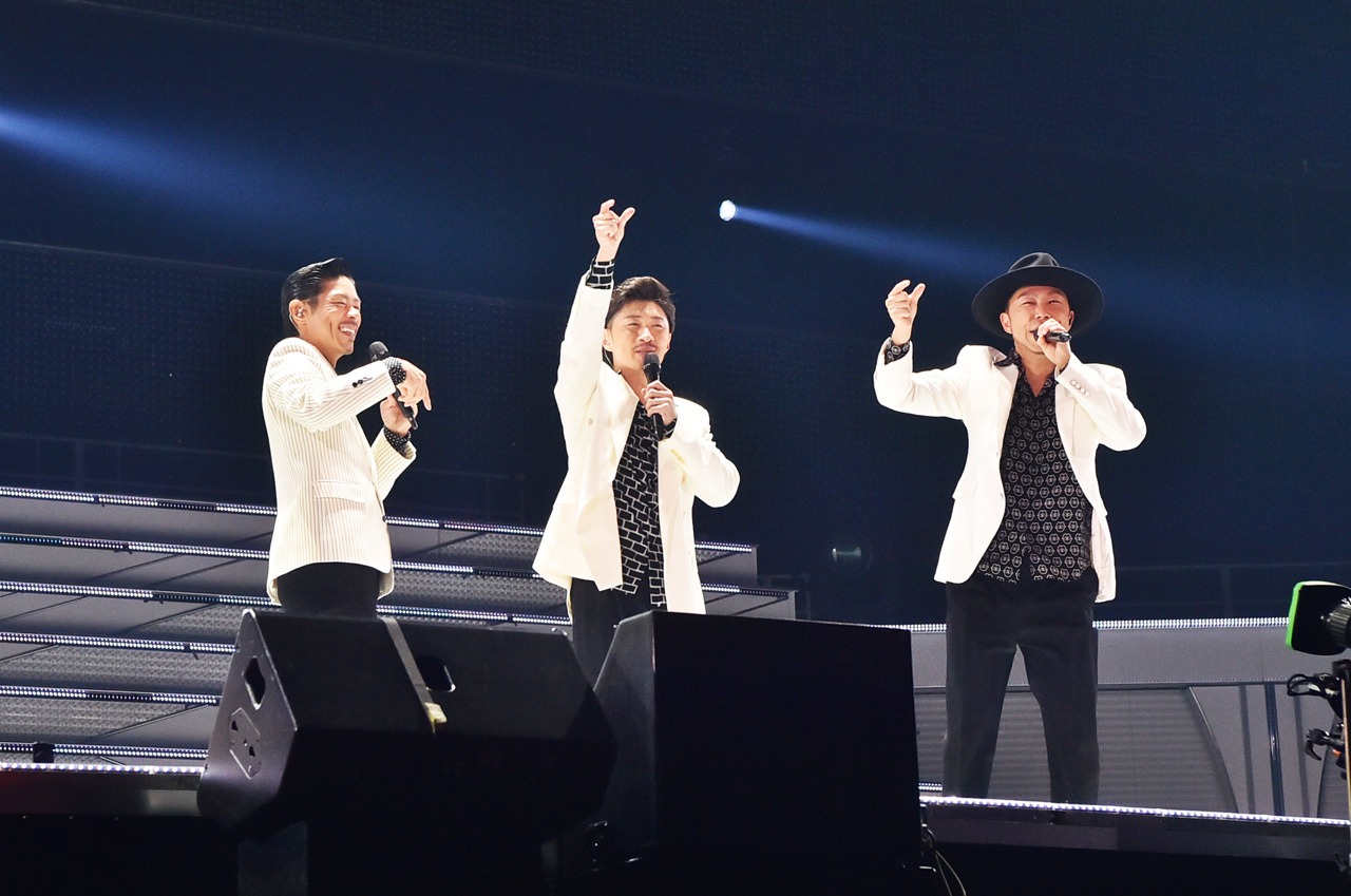 左からEXILE MAKIDAI、松本利夫、EXILE USA。（写真提供：LDH JAPAN）