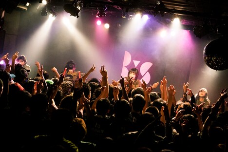 BiS「"LIVE DAM Ai" presents STAND BY BiS」宮城・enn 2nd公演の様子。（Photo by sotobayashi kenta）