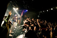 BiS「"LIVE DAM Ai" presents STAND BY BiS」宮城・enn 2nd公演の様子。（Photo by sotobayashi kenta）