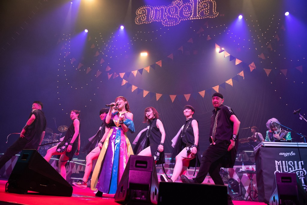 angela「angelaのミュージック・ワンダー★大サーカス」の様子。（Photo by Takahiro Kugino）