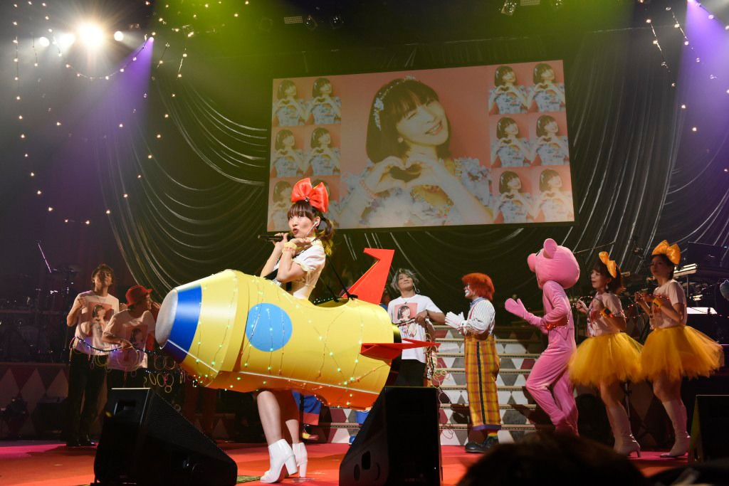 angela「angelaのミュージック・ワンダー★大サーカス」の様子。（Photo by Takahiro Kugino）