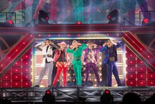 超特急「BULLET TRAIN ARENA TOUR 2019-2020 Revolucion viva ～Shine Bright New Year～」の様子。