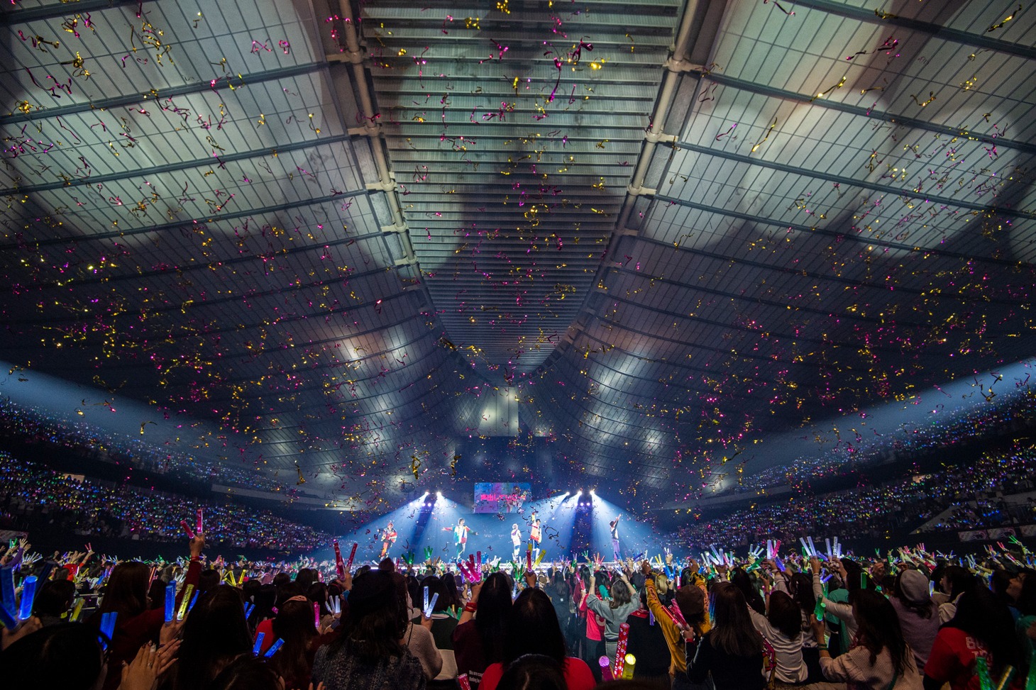 「BULLET TRAIN ARENA TOUR 2019-2020 Revolucion viva ～Shine Bright New Year～」の様子。