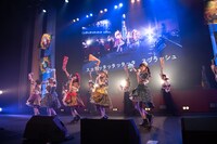 「LINE CUBE SHIBUYA de まねきケチャ」の様子。（撮影：高階裕幸）