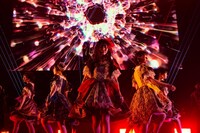 「LINE CUBE SHIBUYA de まねきケチャ」の様子。（撮影：高階裕幸）