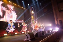 「LINE CUBE SHIBUYA de まねきケチャ」の様子。（撮影：高階裕幸）