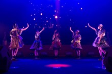 「LINE CUBE SHIBUYA de まねきケチャ」の様子。（撮影：高階裕幸）