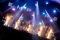 「EMPiRE'S GREAT REVENGE LiVE」の様子。（Photo by sotobayashi kenta）