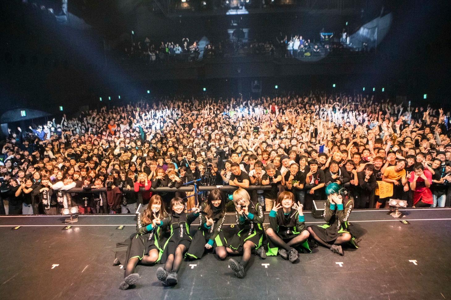 EMPiREとエージェントの集合写真。（Photo by sotobayashi kenta）