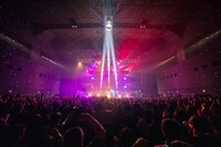 「EMPiRE'S GREAT REVENGE LiVE」の様子。（Photo by sotobayashi kenta）