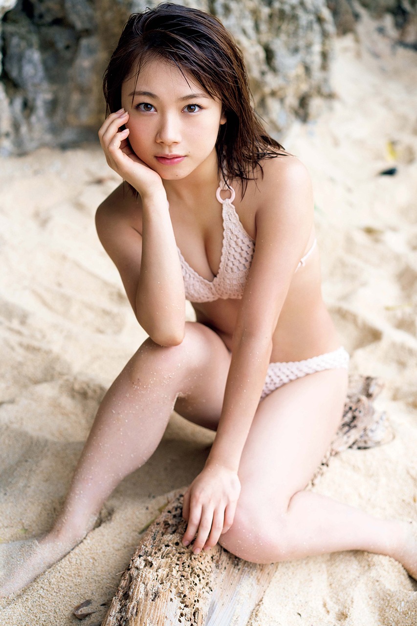 石田亜佑美「believe in oneself」より。（撮影：西村康）