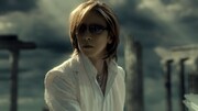 YOSHIKI出演「SUUMO」新CMのワンシーン。