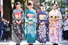 左から大園桃子、山下美月、渡辺みり愛、向井葉月。