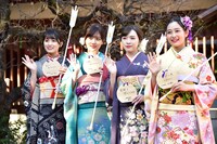 左から大園桃子、山下美月、渡辺みり愛、向井葉月。