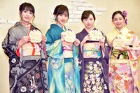左から大園桃子、山下美月、渡辺みり愛、向井葉月。