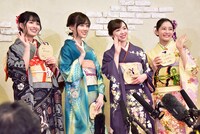 左から大園桃子、山下美月、渡辺みり愛、向井葉月。