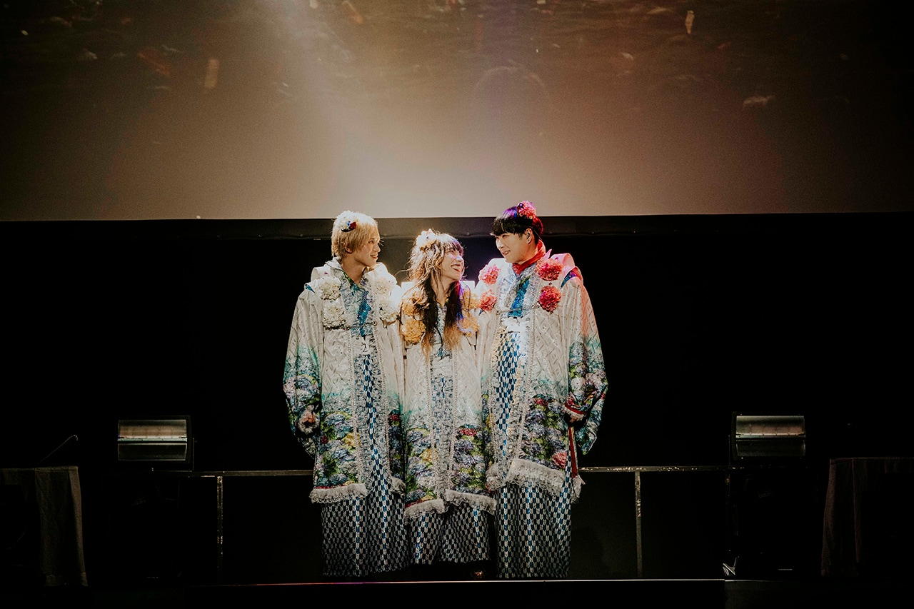 二丁目の魁カミングアウト、満員の中野サンプラザに響かせた“4人”の歌声