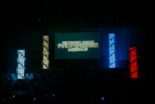 二丁目の魁カミングアウト「『ゲイでもアイドルになれる！』in 中野サンプラザ」の様子。（撮影：タマイシンゴ）