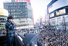 東京・新宿ユニカビジョンでのスペシャル映像の放映イベントにサプライズで登場した木村拓哉。