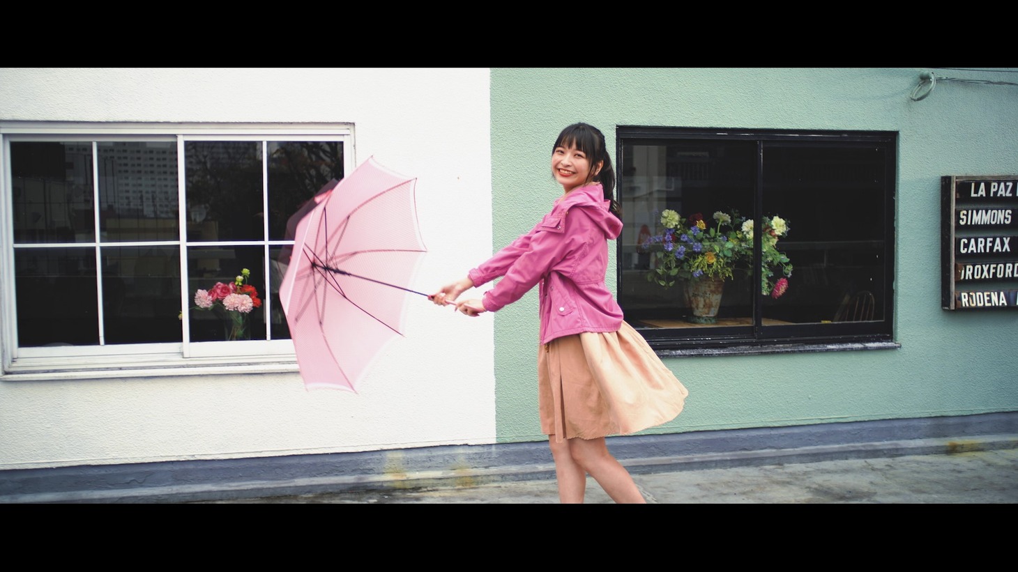 halca「one another」ミュージックビデオのワンシーン。