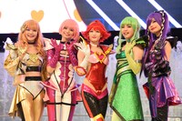 左から平塚日菜、西葉瑞希、上西恵、佐藤日向、鹿目凛。