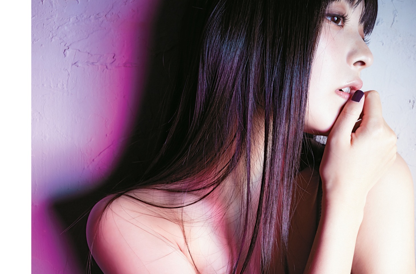上坂すみれ「すみれいろ」より。（東京ニュース通信社刊）