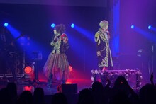 左から奏音69、luz。