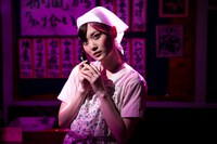 ドラマ「乃木坂シネマズ～STORY of 46～」第4話「民主主義定食屋」のワンシーン。