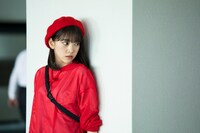 ドラマ「乃木坂シネマズ～STORY of 46～」第6話「納品ウォーズ」のワンシーン。