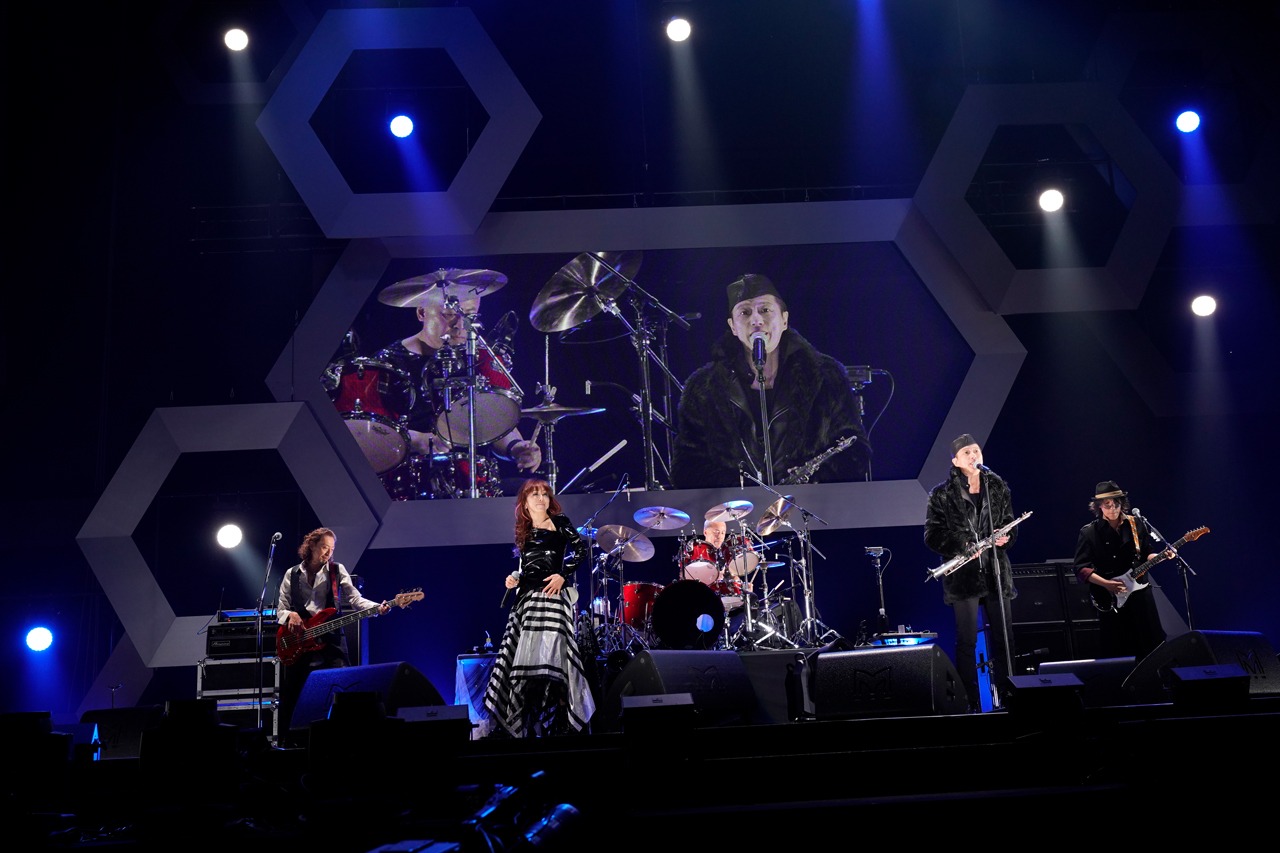 BARBEE BOYS「突然こんなところは嫌いかい？」東京・国立代々木競技場第一体育館公演の様子。（撮影：三浦憲治）