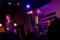 左からTAKA、春斗。（撮影：牛島康介）