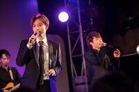 左からTAKA、優。（撮影：牛島康介）