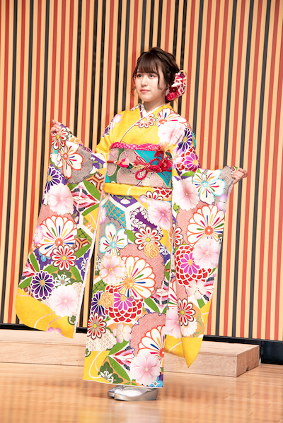 今年1月に行われた成人式での福士奈央。