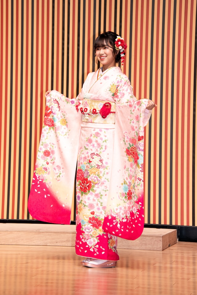 真下華穂。2020年に行われたAKB48グループの新成人メンバーによる成人式より。