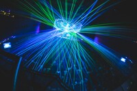 「夜空の虫とどこまでも」の演奏の様子。（撮影：真島洸）