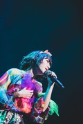 えみそん（Vo）（Photo by TAKAHIRO TAKINAMI）