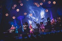 フレンズ（Photo by TAKAHIRO TAKINAMI）