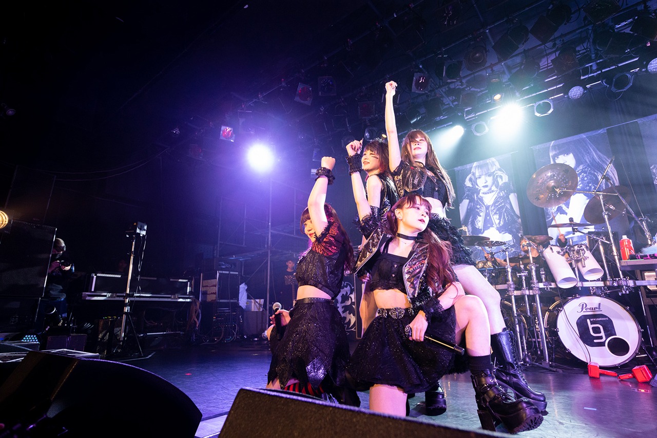 LADYBABY「Reburn」の様子。