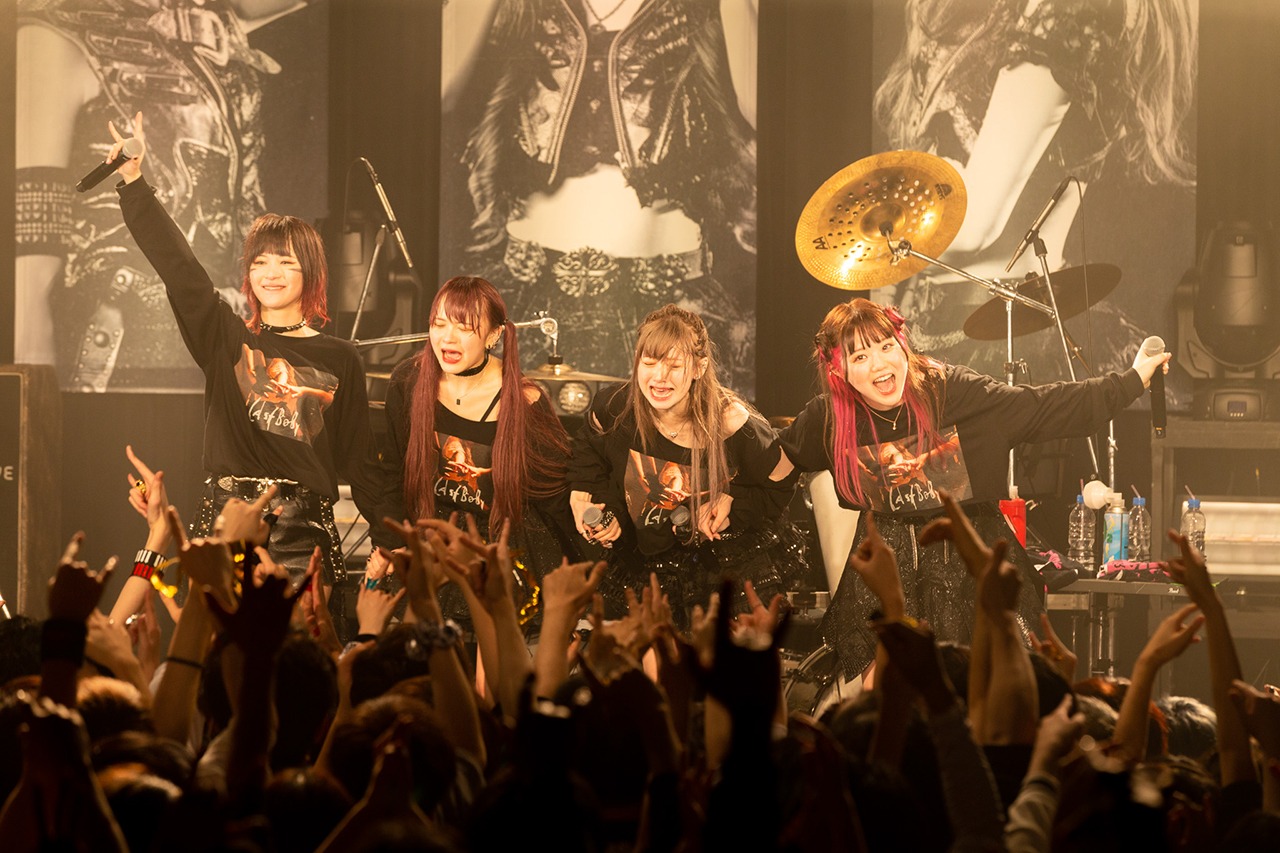 LADYBABY「Reburn」の様子。