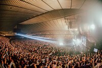 SUPER BEAVER「都会のラクダ “ホール＆ライブハウス+アリーナ” TOUR 2019-2020 ～スーパー立ちと座りと、ラクダ放題～」東京・国立代々木競技場第一体育館公演の様子。（撮影：日吉"JP”純平）